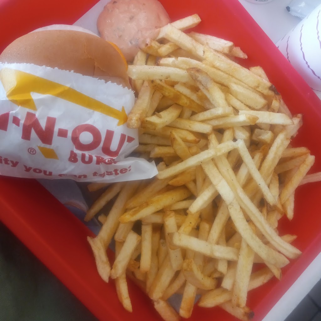 In-N-Out Burger | 8285 W Bell Rd, Peoria, AZ 85382, USA | Phone: (800) 786-1000