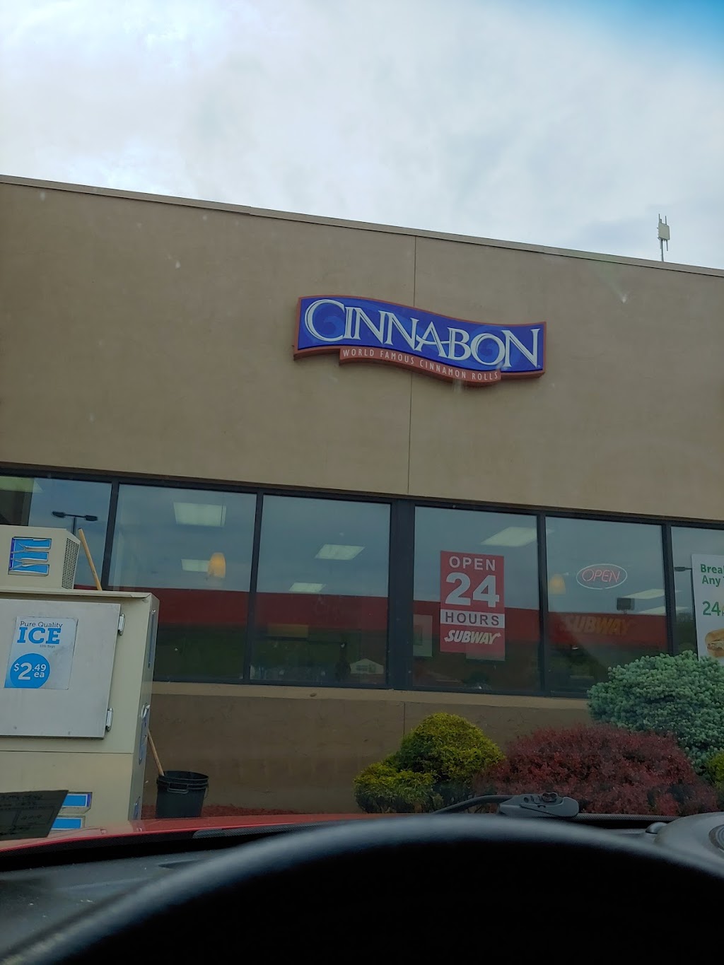 Cinnabon | 205 Wilson Rd, Bentleyville, PA 15314, USA | Phone: (724) 239-5855