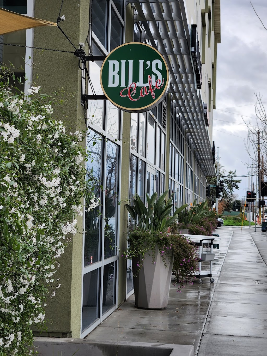 Bills Cafe- Newburry/King | 1700 Newbury Park Dr #10, San Jose, CA 95133, USA | Phone: (669) 284-9496