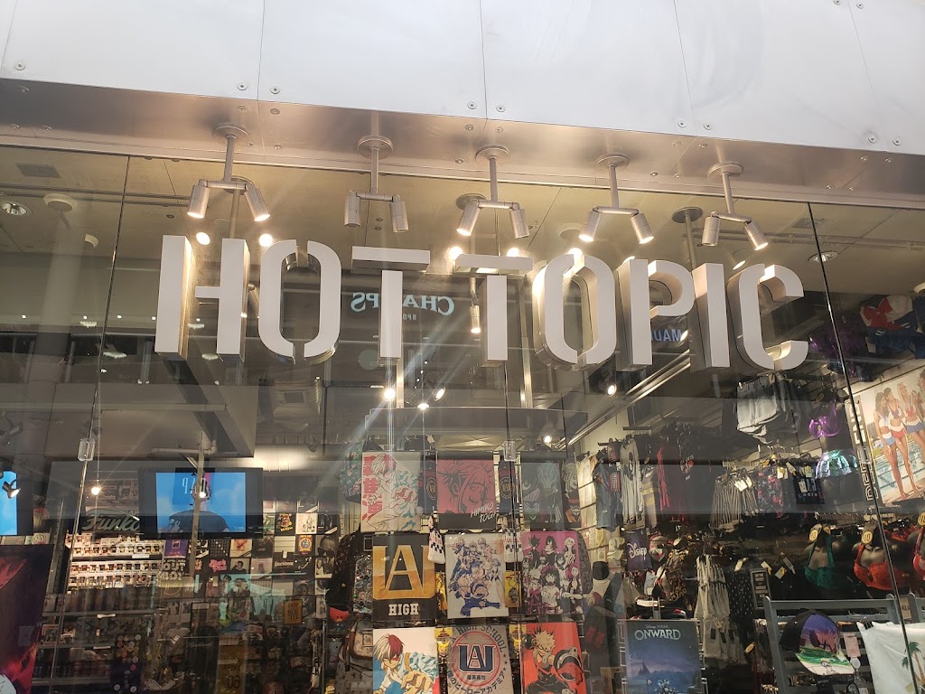 Hot Topic | 1848 Town Center Dr, Montebello, CA 90640, USA | Phone: (323) 724-1900