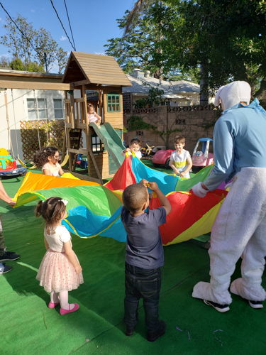 Busy Bee Childcare | 6337 Satsuma Ave, North Hollywood, CA 91606, USA | Phone: (818) 497-4948