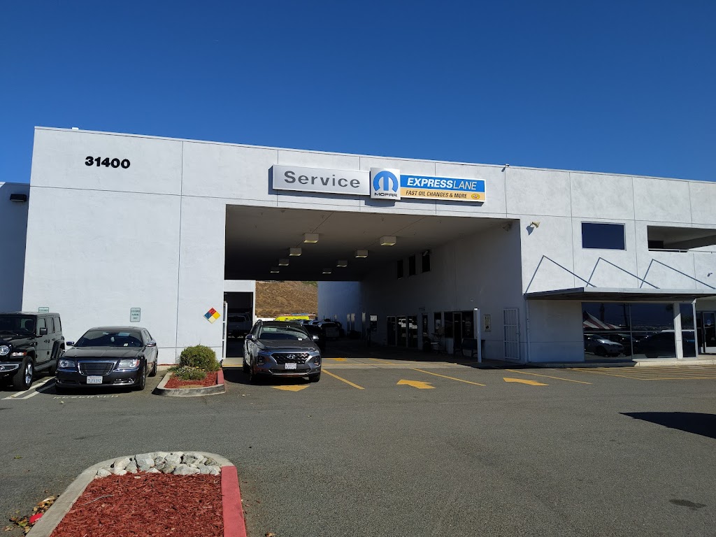 Lake Elsinore CDJR Service Department | 31400 Auto Center Dr, Lake Elsinore, CA 92530, USA | Phone: (951) 291-9781