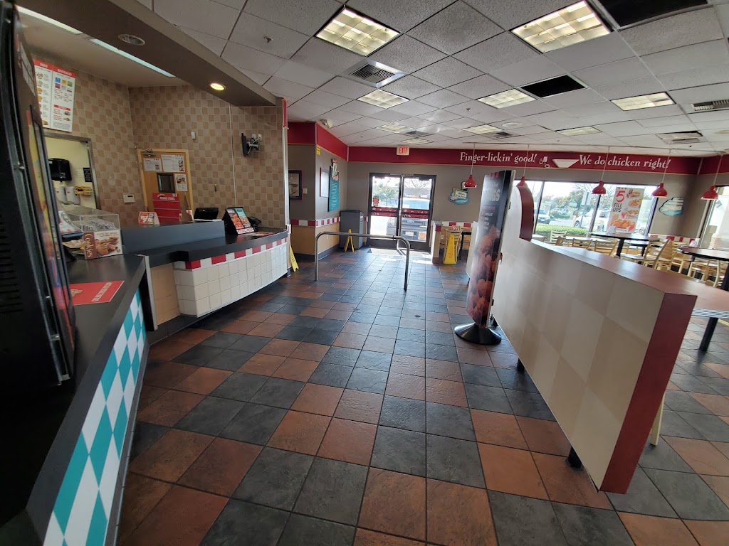 KFC | 8142 Talbert Ave, Huntington Beach, CA 92646, USA | Phone: (714) 596-0549