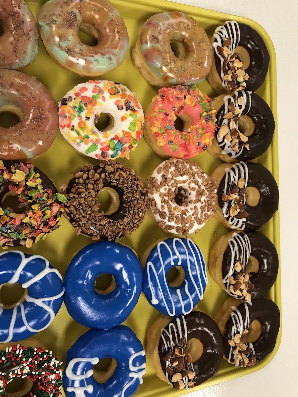 Daylight Donuts | 1020 N Main St # 2, Nicholasville, KY 40356, USA | Phone: (859) 885-0028