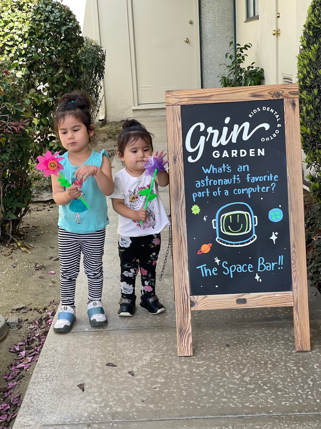 Grin Garden Kids Dental and Orthodontics, Ivy Avanessian Fua DDS | 3923 W Burbank Blvd, Burbank, CA 91505, USA | Phone: (818) 846-1733