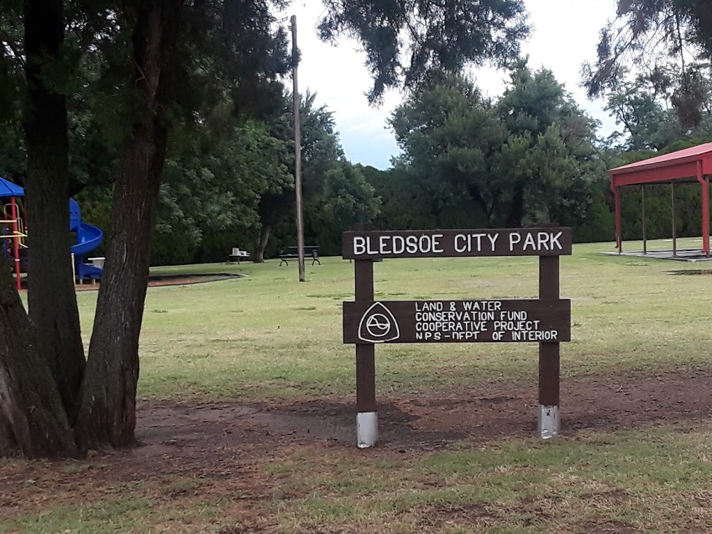 Bledsoe Park | 1 Ash Ave, Yukon, OK 73099, USA | Phone: (405) 350-8937