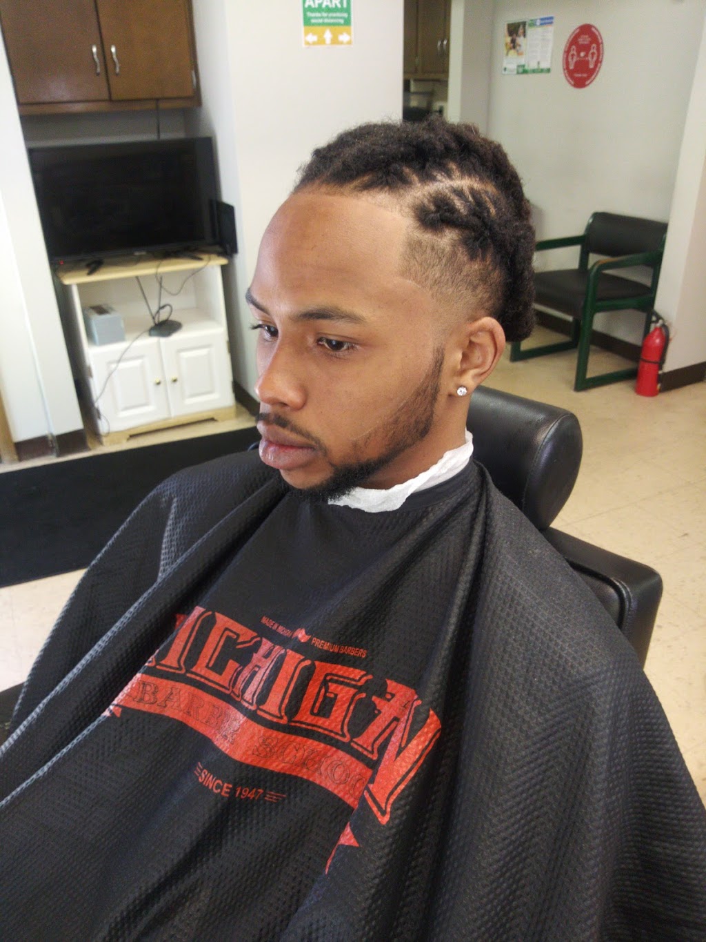 Seabes Barbershop | 22910 Lahser Rd, Southfield, MI 48033 | Phone: (248) 910-3933