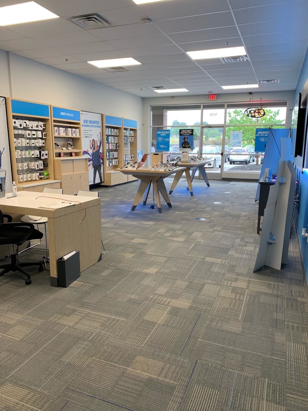 AT&T Store | 1636 SE Blue Pkwy, Lees Summit, MO 64063, USA | Phone: (816) 600-5552