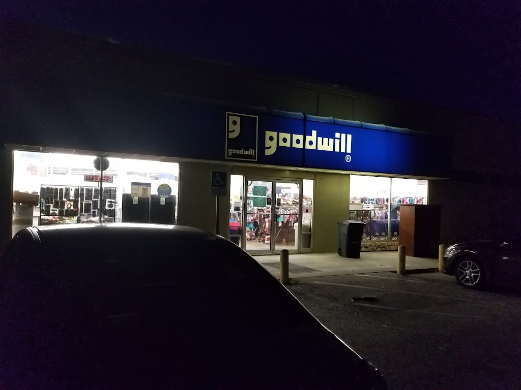 Goodwill Store - Denton | 2030 W University Dr, Denton, TX 76201, USA | Phone: (940) 566-0398