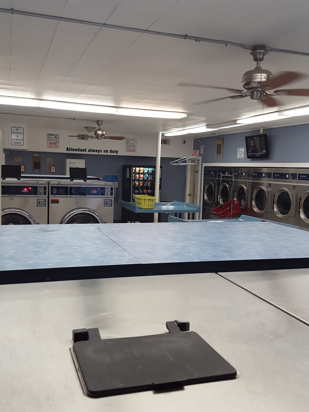 The Corner Laundry | 611 N Adams St, Beeville, TX 78102, USA | Phone: (361) 542-4701