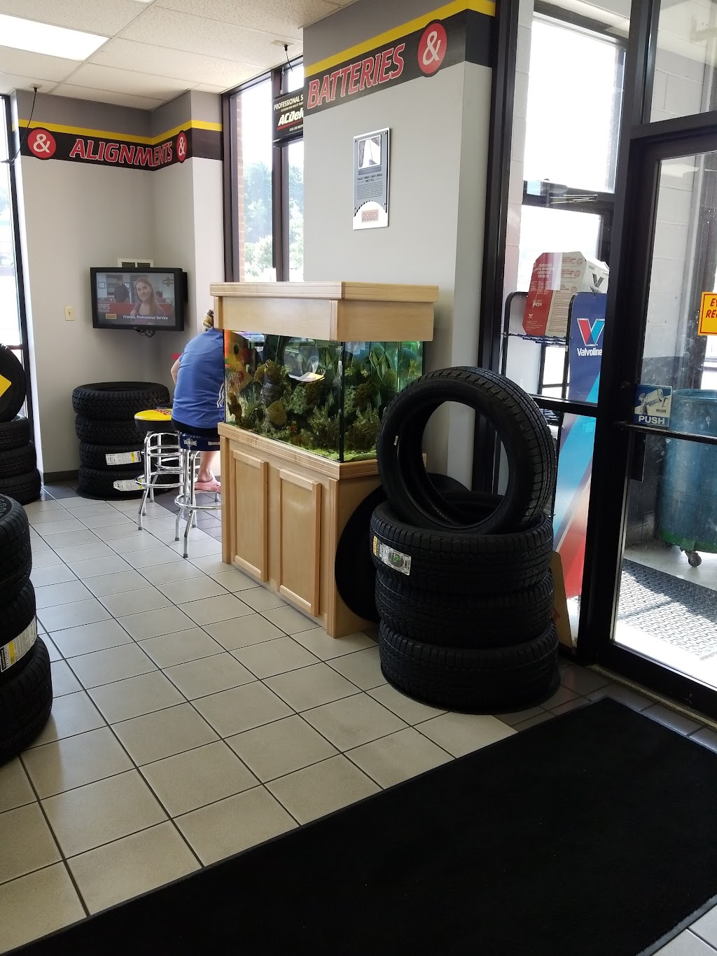 Dobbs Tire & Auto Centers Fenton | 405 Old Smizer Mill Rd, Fenton, MO 63026, USA | Phone: (636) 349-9999