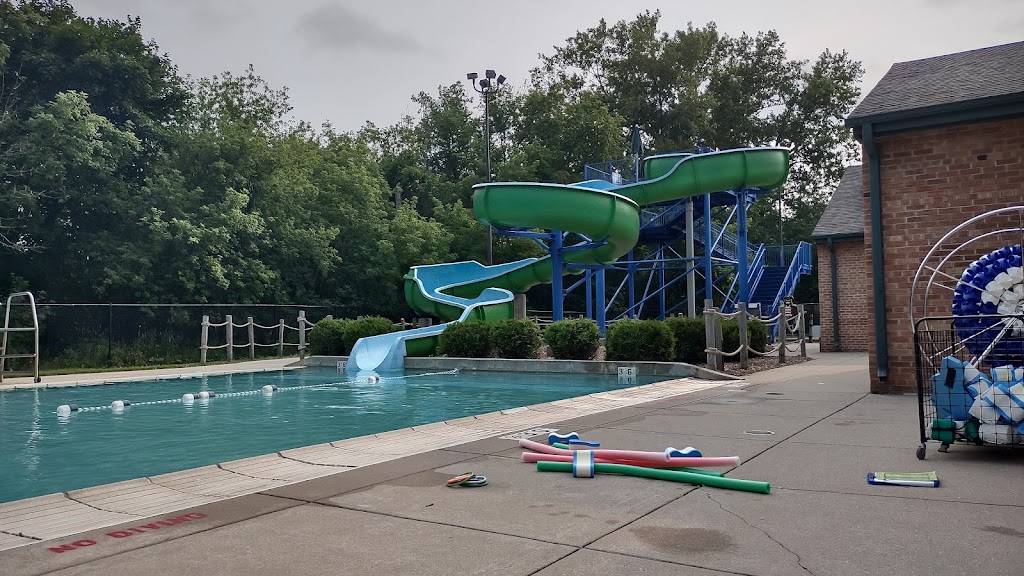 Pirates’ Hollow Community Waterpark | 201 N Webster St, Port Washington, WI 53074, USA | Phone: (262) 284-7679