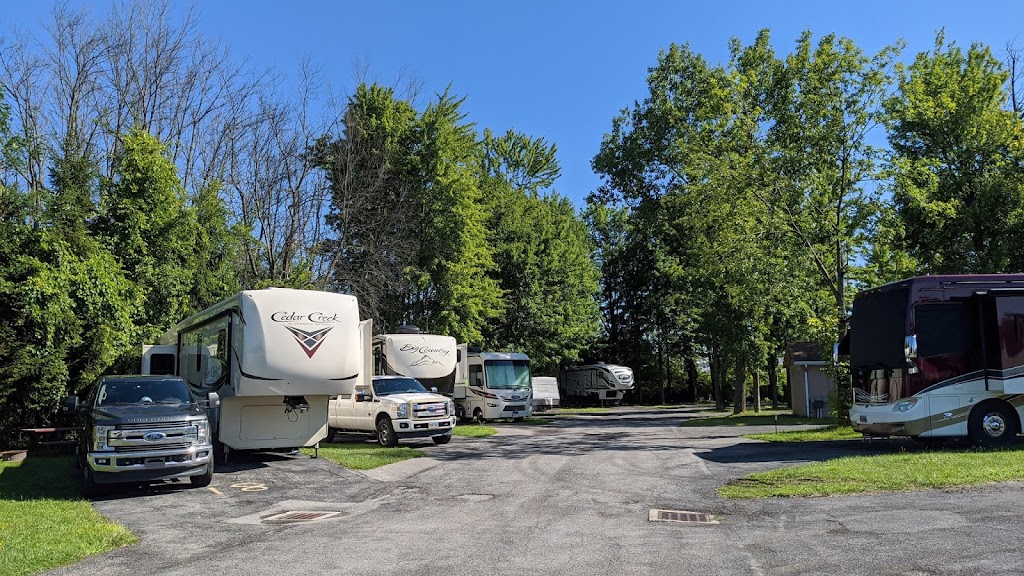 Royal Motel & Campgrounds | 3333 Niagara Falls Blvd, North Tonawanda, NY 14120, USA | Phone: (716) 693-5695