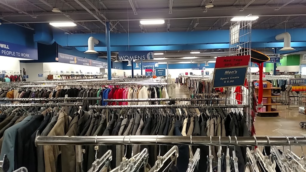 Goodwill Outlet | 570 E Waterloo Rd, Akron, OH 44319, USA | Phone: (330) 724-2389