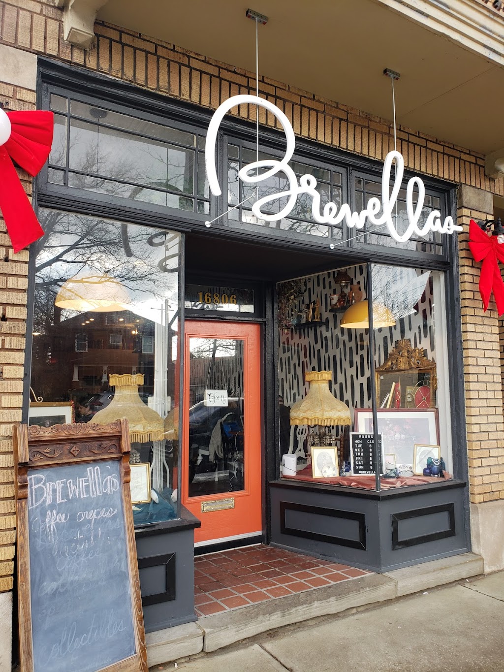 Brewellas Coffee, Crêpes & Collectibles | 16806 Madison Ave, Lakewood, OH 44107, USA | Phone: (216) 712-4907