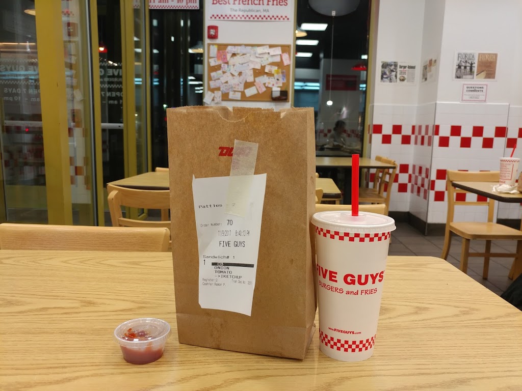 Five Guys | 45 River Rd, Edgewater, NJ 07020, USA | Phone: (201) 482-4614