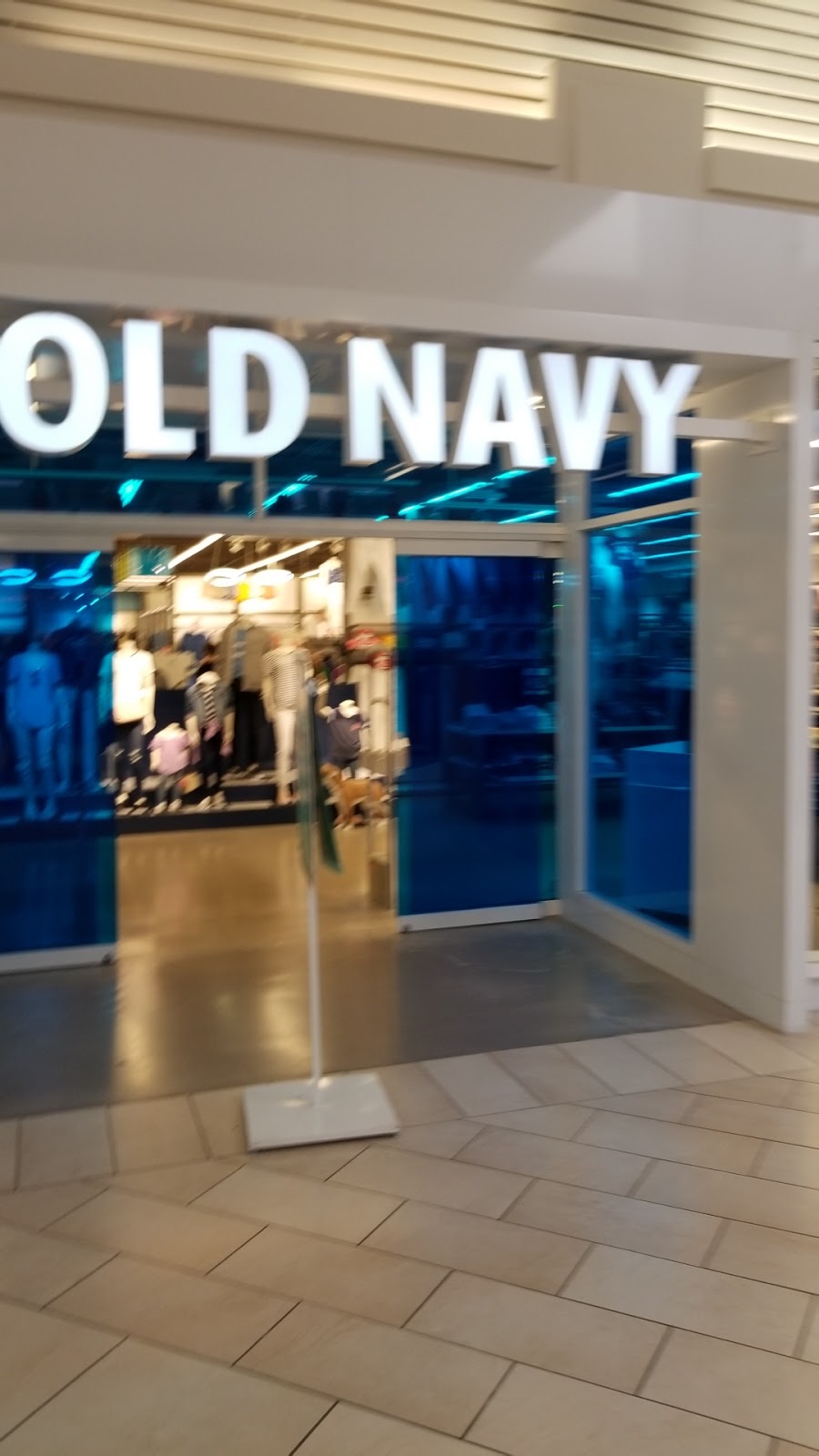 Old Navy | 1635 River Valley Cir S, Lancaster, OH 43130, USA | Phone: (740) 654-4228