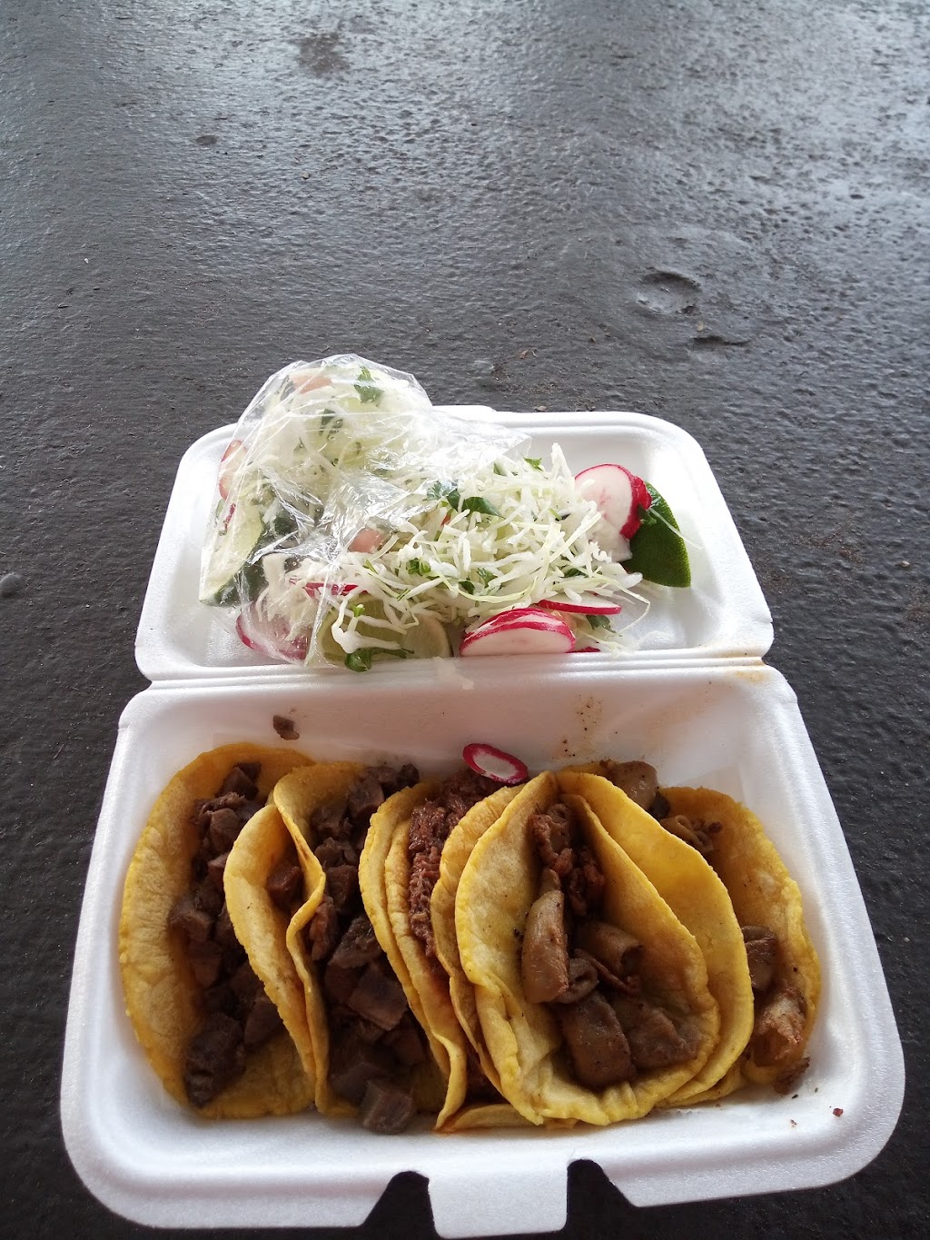 Mariscos El Pulpo | 2332 W Oak Ridge Rd, Orlando, FL 32809, USA | Phone: (407) 930-7477