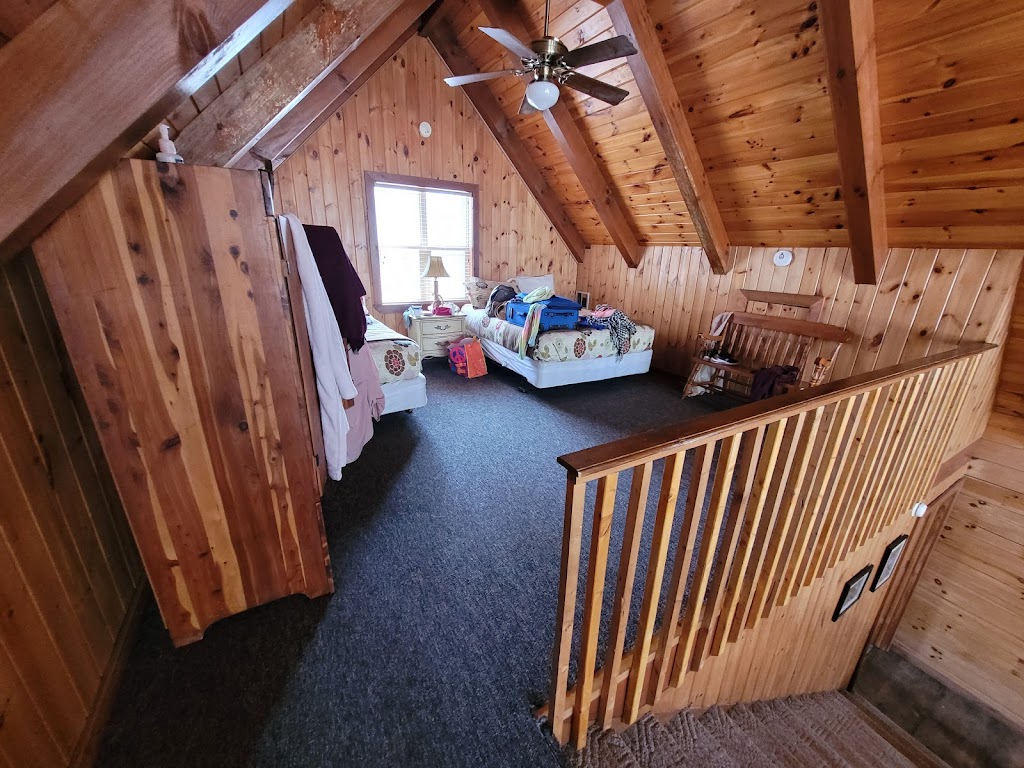 Chickadee Cabin (#4) - Premier Cabin Rentals | 4455 Sullivan Rd SE, Sugar Grove, OH 43155, USA | Phone: (740) 380-3242