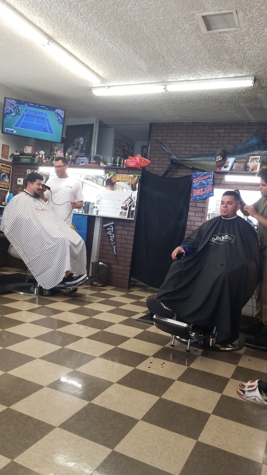 Joes Barber Shop | 1009 W 6th St, Corona, CA 92882, USA | Phone: (951) 737-2357