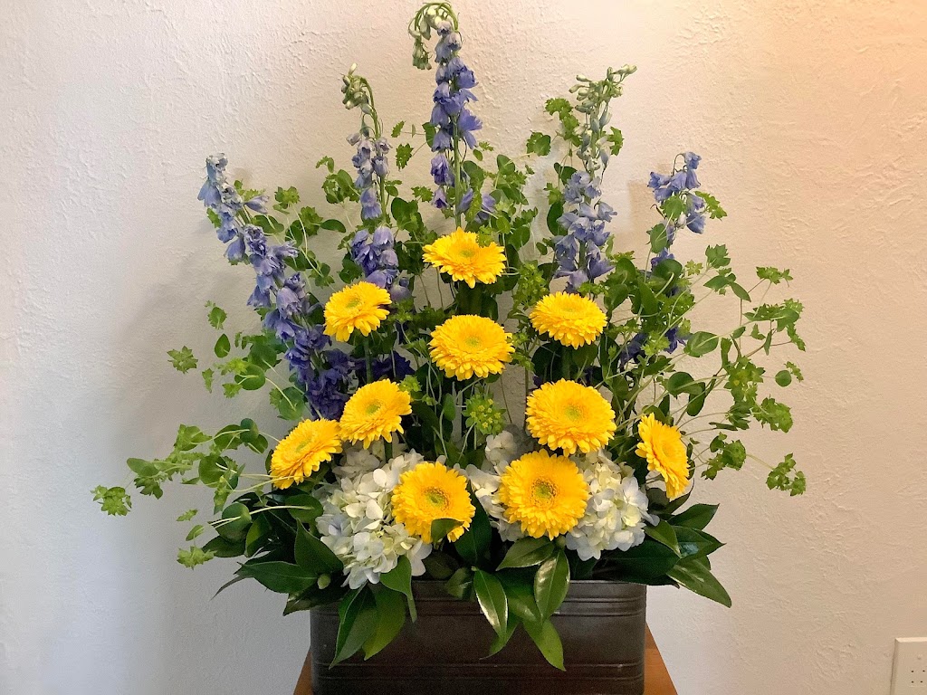 Bouquets in Bloom | 1771 Arona St, Falcon Heights, MN 55113 | Phone: (651) 600-5623