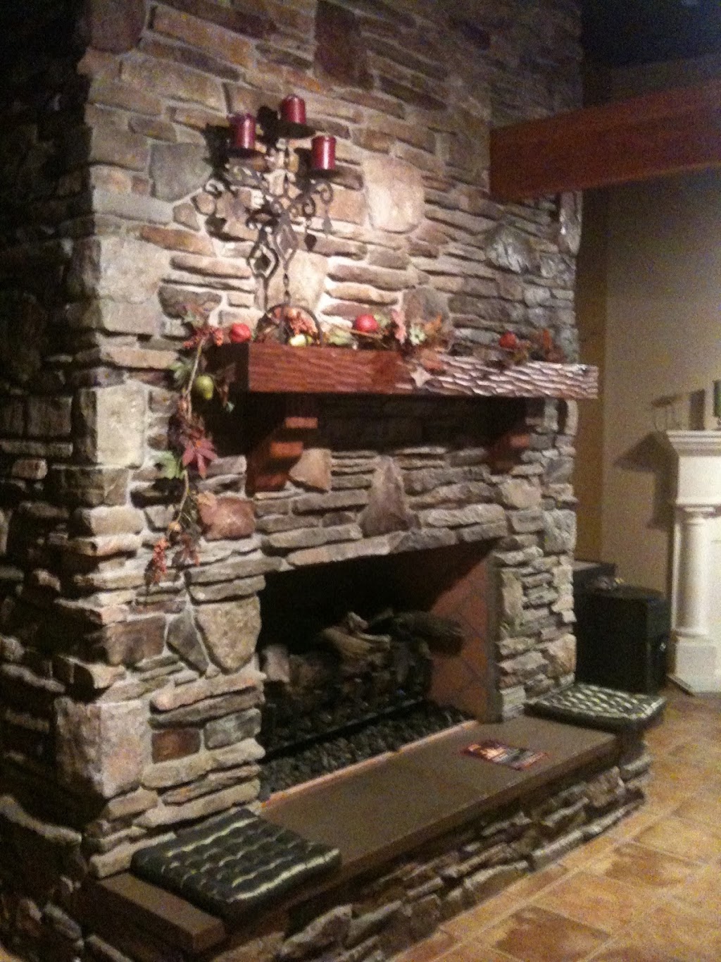 Custom Hearth Fireplaces & Stoves | 3301 WA-16, Port Orchard, WA 98367, USA | Phone: (360) 373-3941