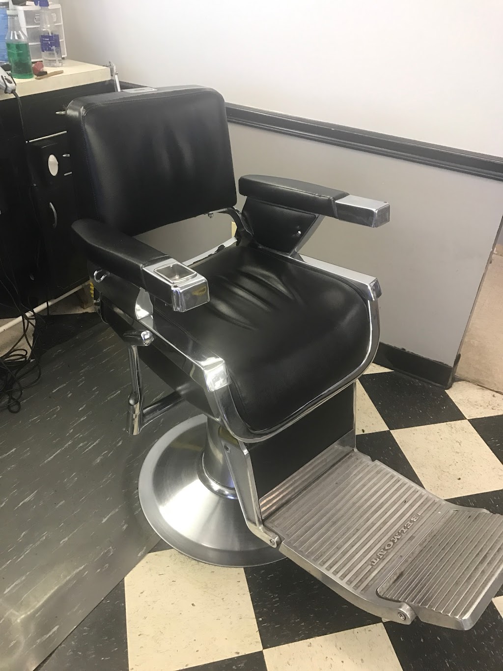 Valley View Barbers | 2932 Valley View Ln, Dallas, TX 75234, USA | Phone: (214) 484-6435