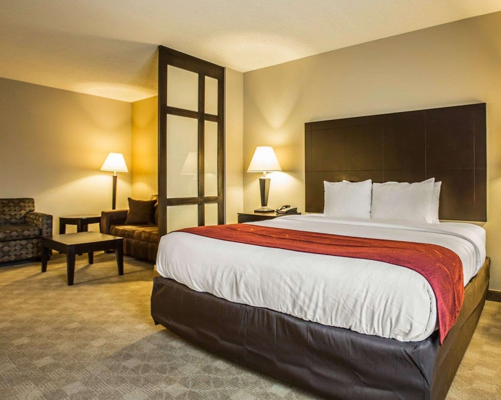 Comfort Suites Lake Norman - Huntersville | 14510 Boulder Park Dr, Huntersville, NC 28078, USA | Phone: (704) 875-6220