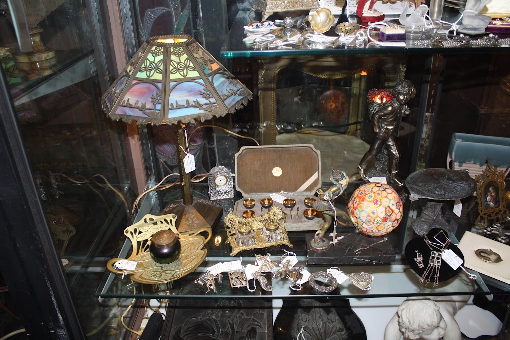 Premier Antique Center | 11145 Main St, Clarence, NY 14031, USA | Phone: (716) 759-0455