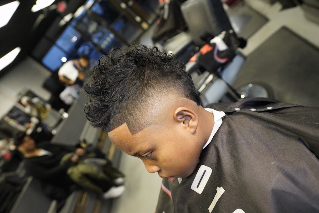 Hair King Barbershop | 2256 Snellville Plaza, Snellville, GA 30078, USA | Phone: (678) 442-0044