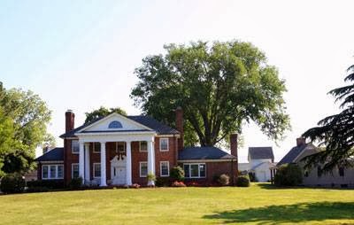 MeadowBrook Farm Bed and Breakfast | 700 Kings Hwy, Suffolk, VA 23432, USA | Phone: (757) 371-5896