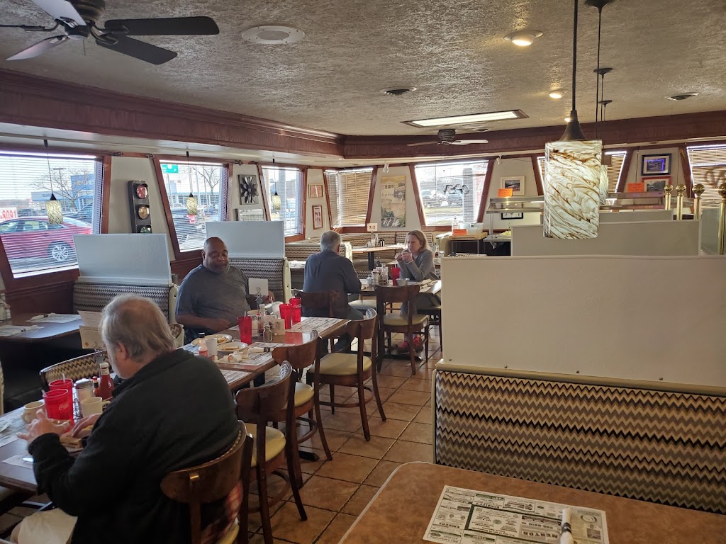 Mentor Ave Family Restaurant | 1945 Mentor Ave, Painesville Township, OH 44077, USA | Phone: (440) 357-8477