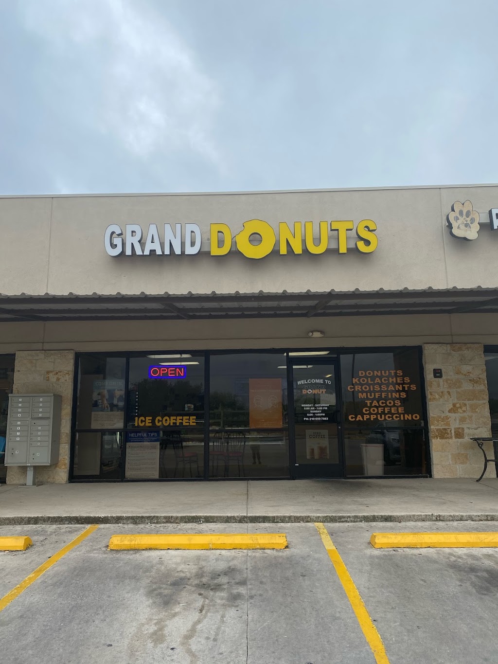 Grand Donut | 3929 Cibolo Valley Dr #210, Cibolo, TX 78108, USA | Phone: (210) 659-7883