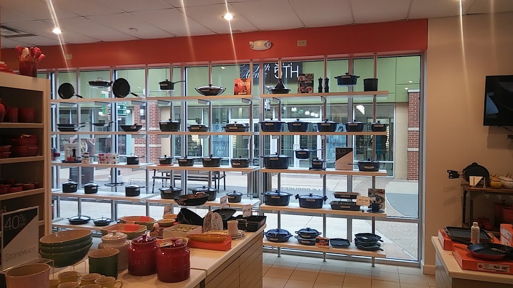 Le Creuset Outlet Store | 18511 Outlet Blvd #840, Chesterfield, MO 63005, USA | Phone: (636) 778-2408