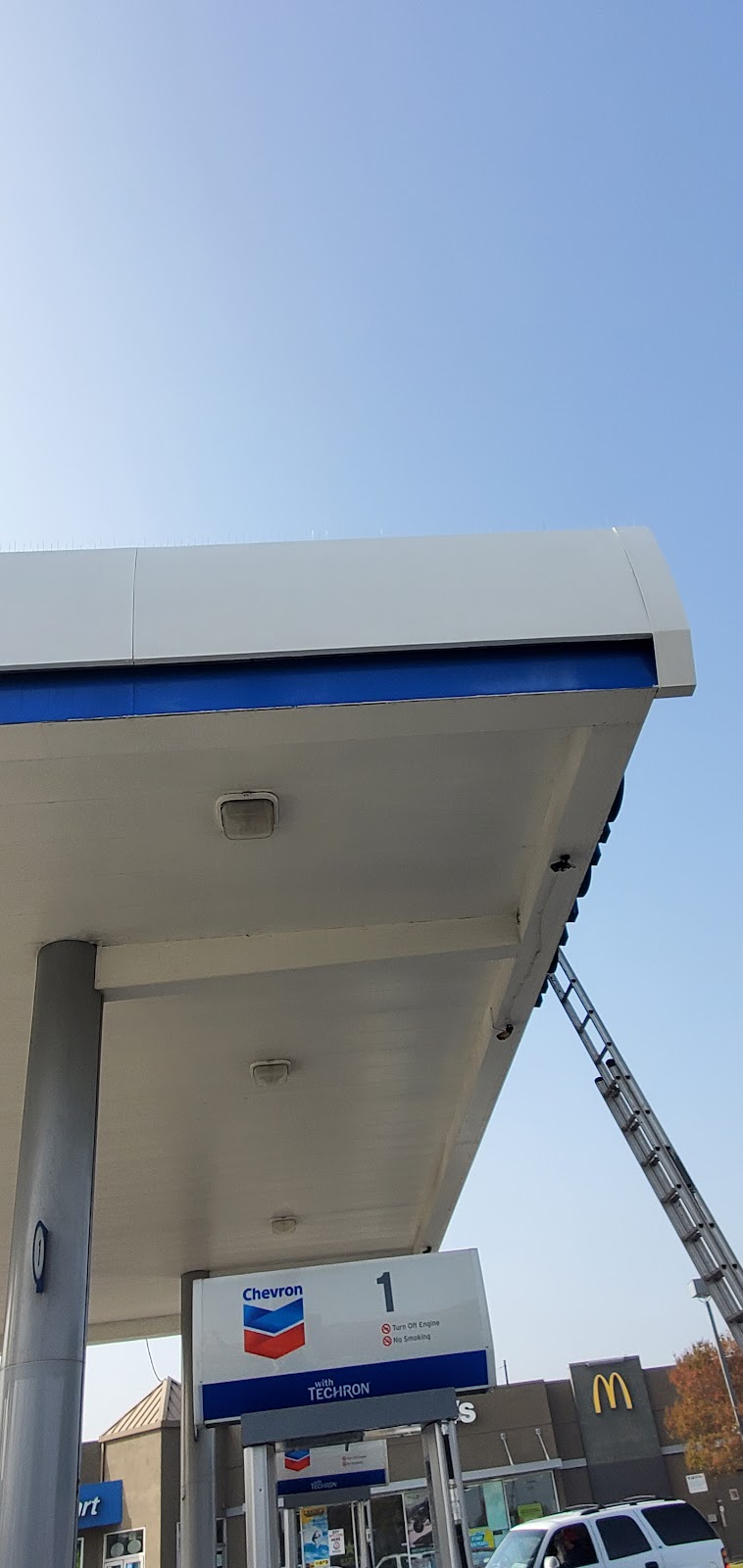 Chevron | 1907 Arlington Ave, Los Angeles, CA 90018, USA | Phone: (323) 731-8098