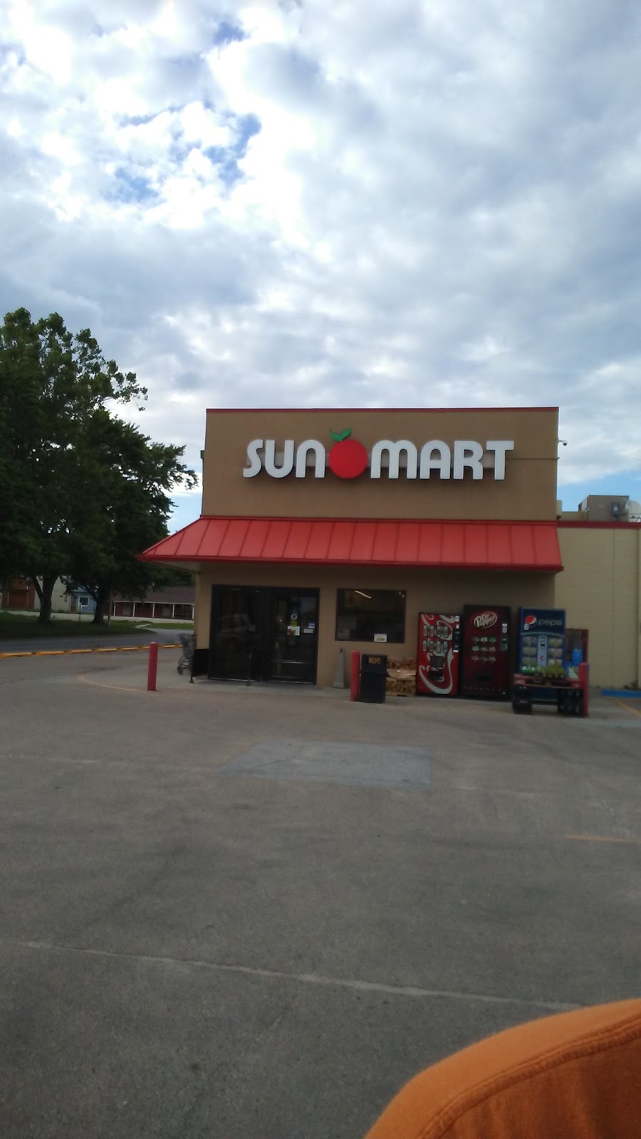 Sun Mart Foods | 1036 N Chestnut St, Wahoo, NE 68066, USA | Phone: (402) 443-3340