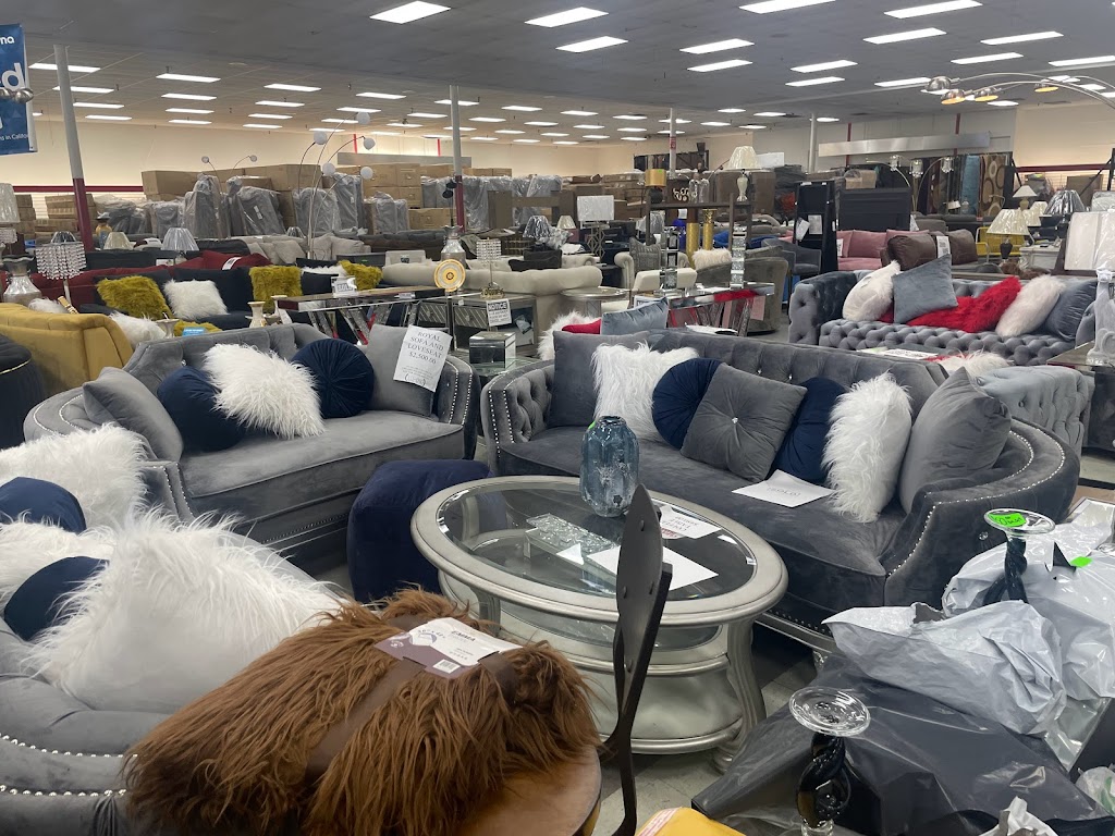 Furniture World | W Gate City Blvd, Greensboro, NC 27407, USA | Phone: (336) 763-8308