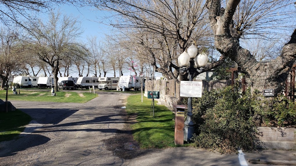 Viking RV Park | 501 E Kamm Ave, Kingsburg, CA 93631 | Phone: (559) 897-2153