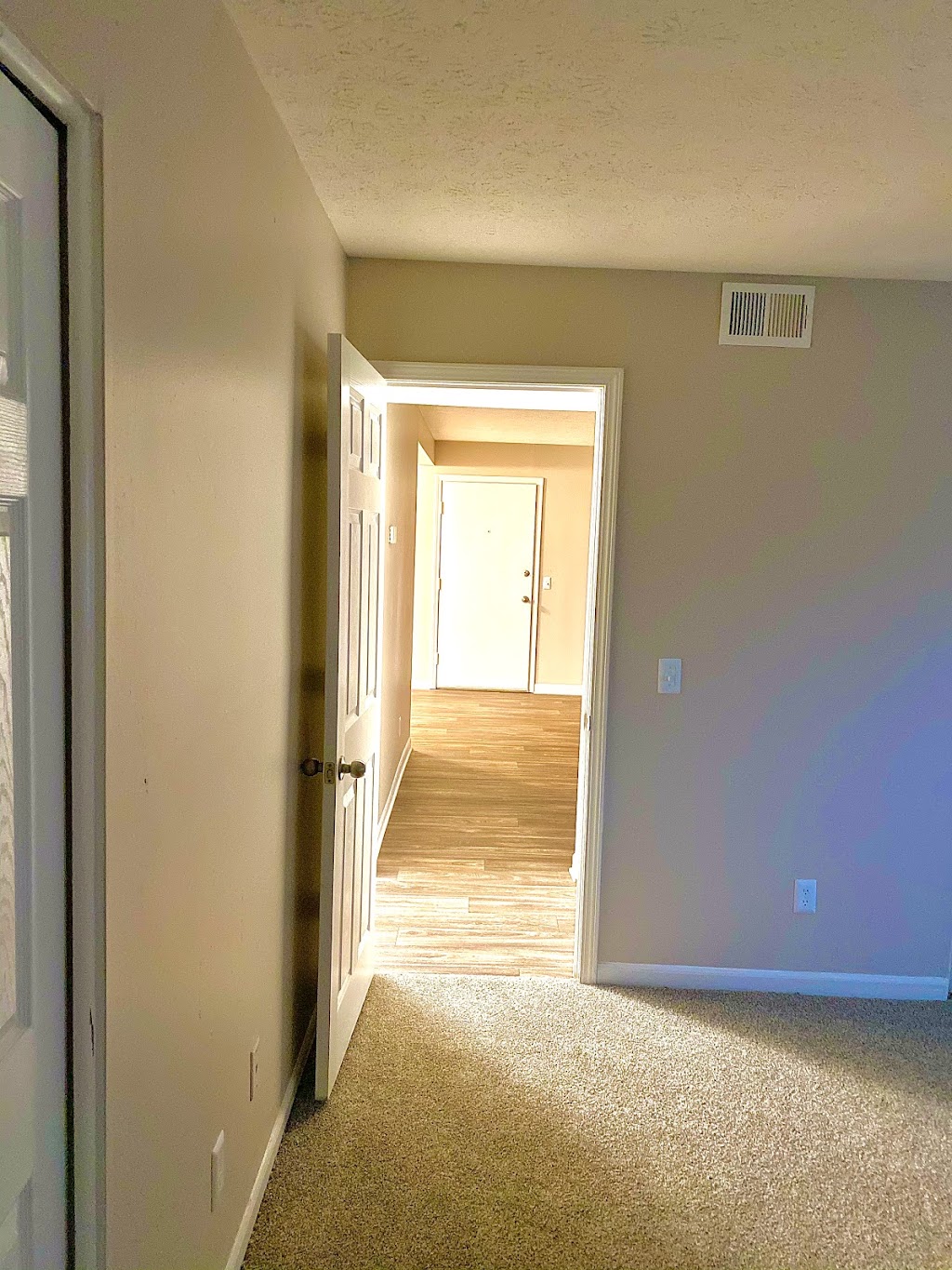 Newberry Parc | 250 Olde English Ct, Louisville, KY 40272, USA | Phone: (502) 935-3164