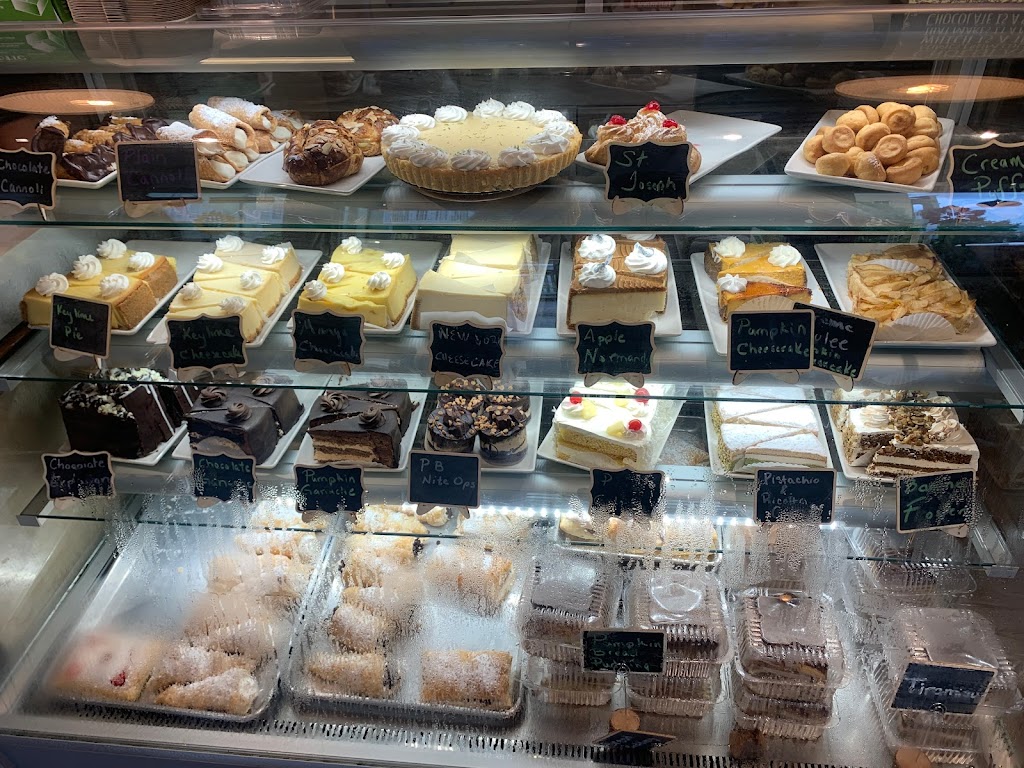 Four Palates Gelato & Bakery | 16640 Cagan Crossings Blvd unit 302, Clermont, FL 34714, USA | Phone: (352) 432-5783