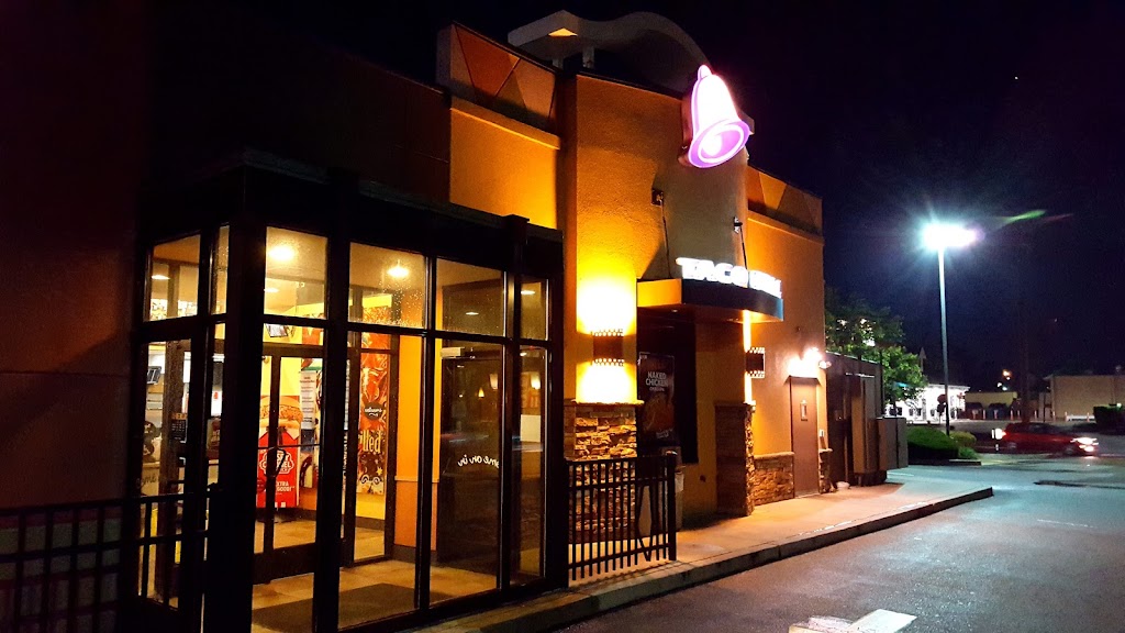 Taco Bell - restaurant  | Photo 3 of 8 | Address: 519 E Market St, West Chester, PA 19382, USA | Phone: (610) 436-9734