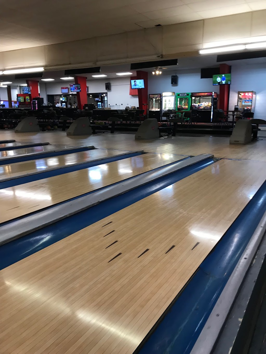 Pohlman Lanes & Family Entertainment Complex | 954 Pyramid Hill Blvd, Hamilton, OH 45013, USA | Phone: (513) 795-7694