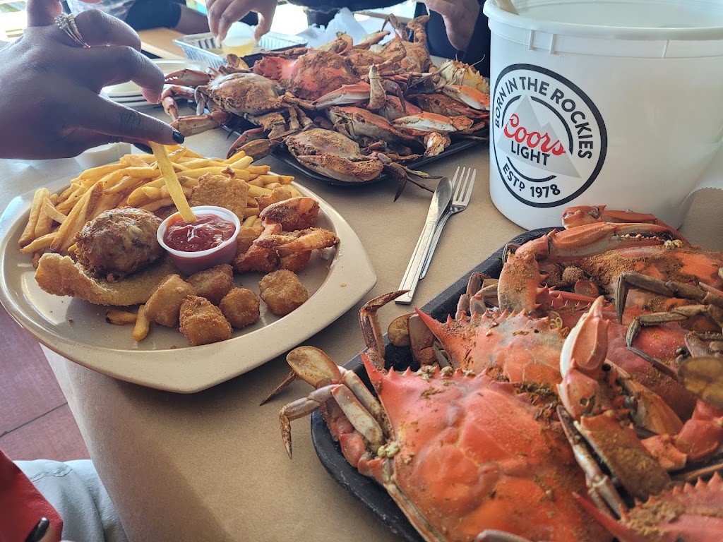 Fishermans Crab Deck | 3032 Kent Narrow Way S, Grasonville, MD 21638, USA | Phone: (410) 827-6666