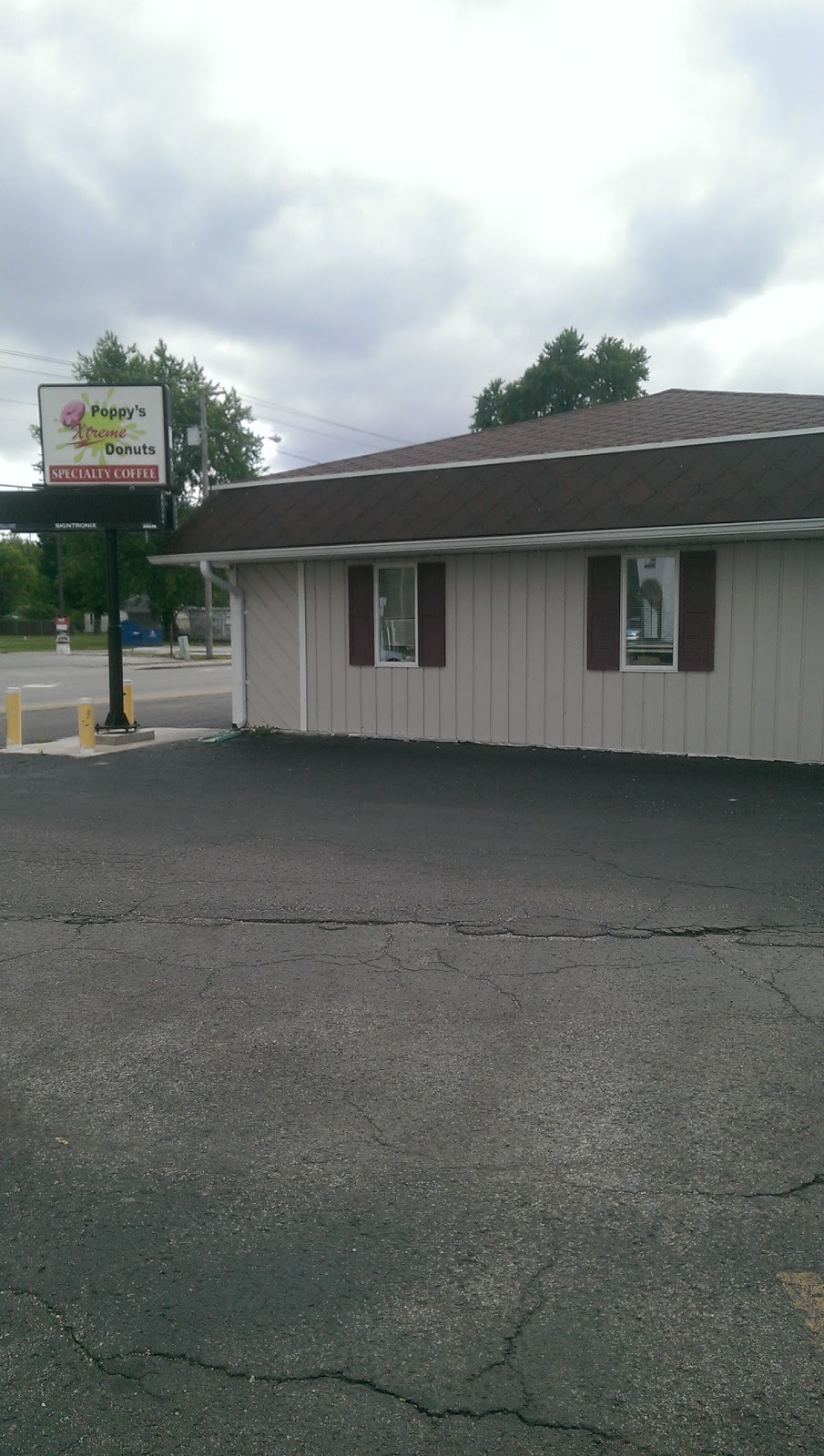 Poppys Xtreme Donuts | 1421 E 38th St, Marion, IN 46953, USA | Phone: (765) 573-6779