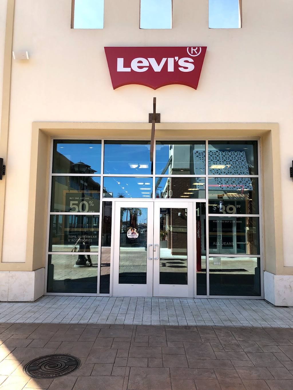 Levi's Outlet Store - 15841 North Freeway Service Road West 1180, Fort Worth,  TX 76177