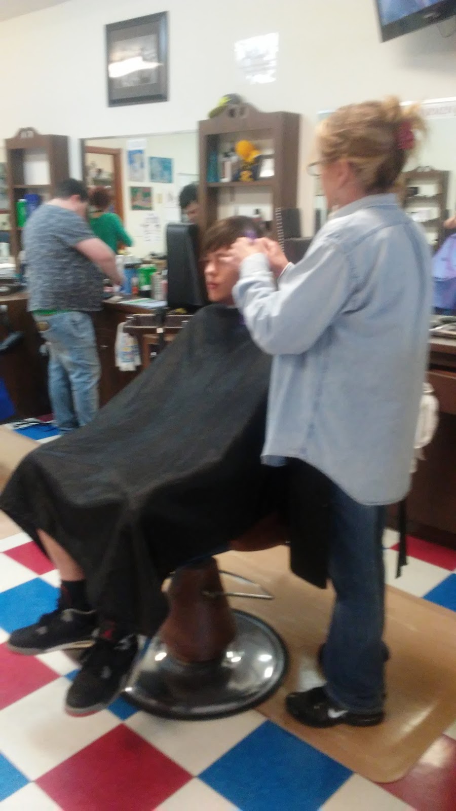 Kut Above Barber & Style Shop | 2011 E State Hwy 152 # 101, Mustang, OK 73064, USA | Phone: (405) 745-3161
