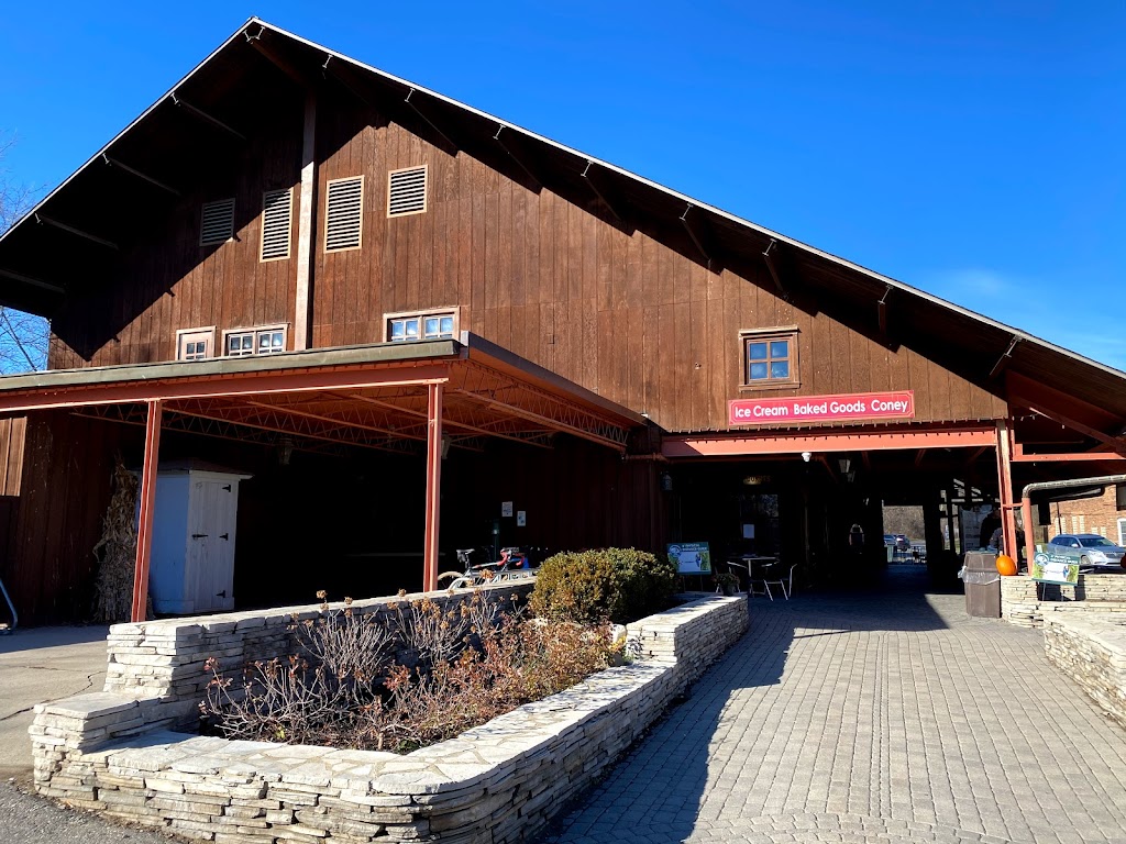 Paint Creek Cider Mill | 4480 Orion Rd, Rochester, MI 48306, USA | Phone: (248) 656-3400