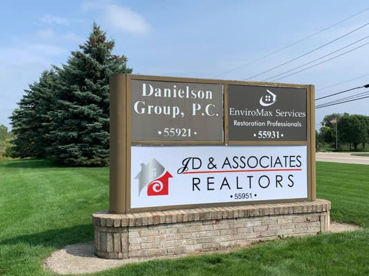 JD & Associates Realtors | 55951 Gratiot Ave, Chesterfield Township, MI 48051, USA | Phone: (586) 273-2500