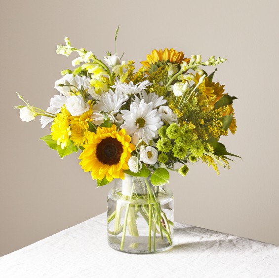 Bee Enchanted Florist | 1681 Lime Kiln Rd C, Green Bay, WI 54311, United States | Phone: (920) 468-0050