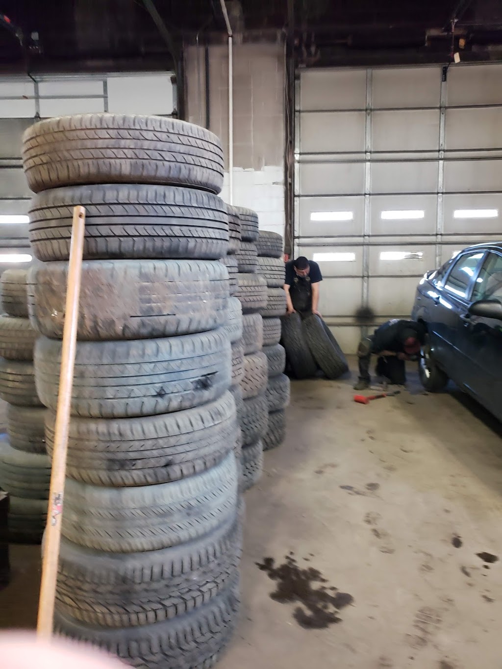 Xpress Tire | 18 Acker St E, St Paul, MN 55117, USA | Phone: (651) 528-6106